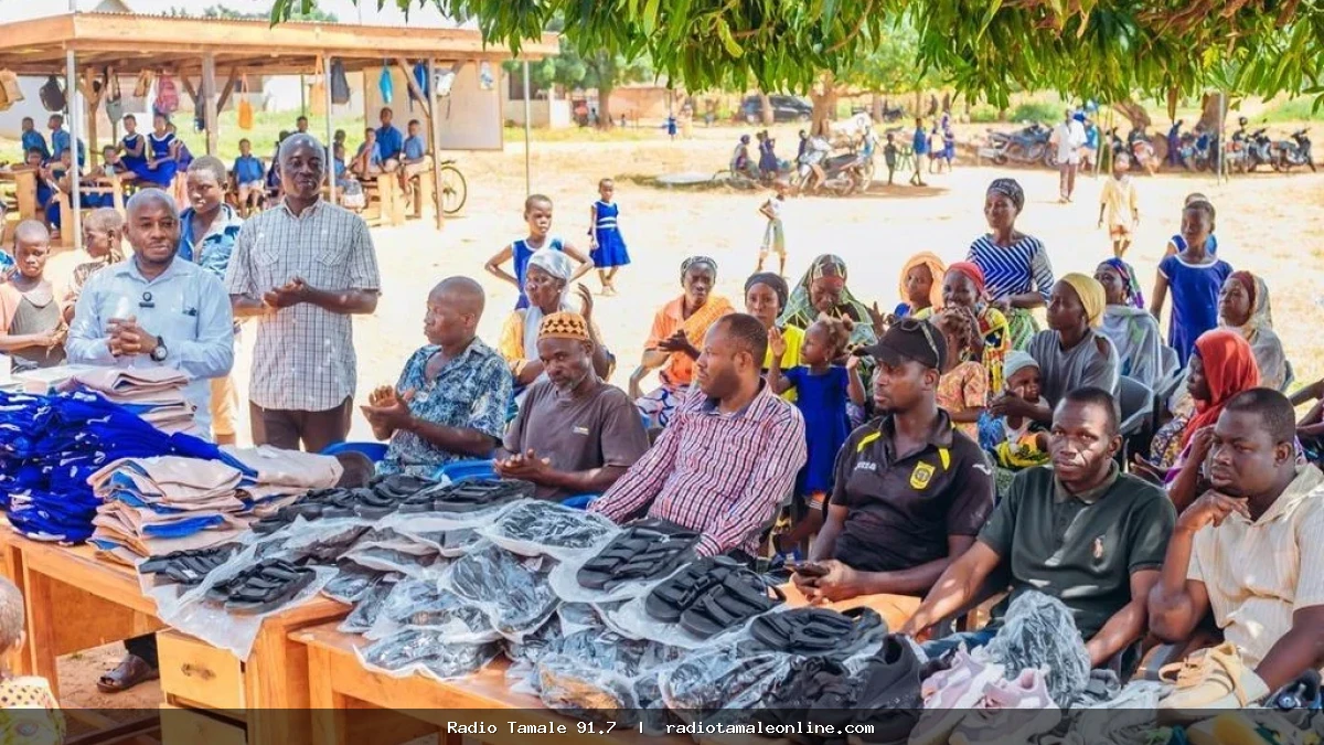 Takara Bigiza donates learning materials to the Kotingli Presbyterian Primary School in Tamale